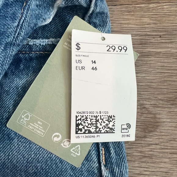 H&M Blue Distressed Jean Shorts 14 - Picture 4 of 6